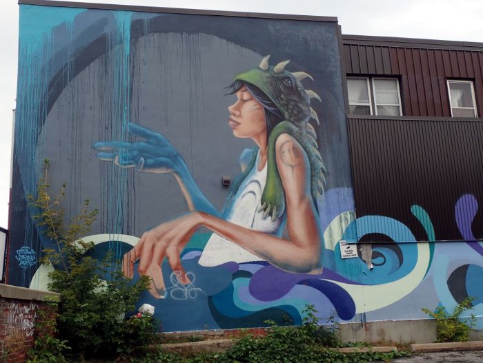 Photo of mural at 1115 Bank Street.